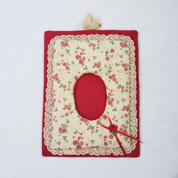Vintage red and white Lace floral picture frame Cottagecore retro kitsch - Picture 1 of 9